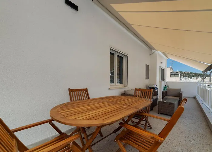 Skyline Penthouse 2Bd Apartment Close To Metro Station