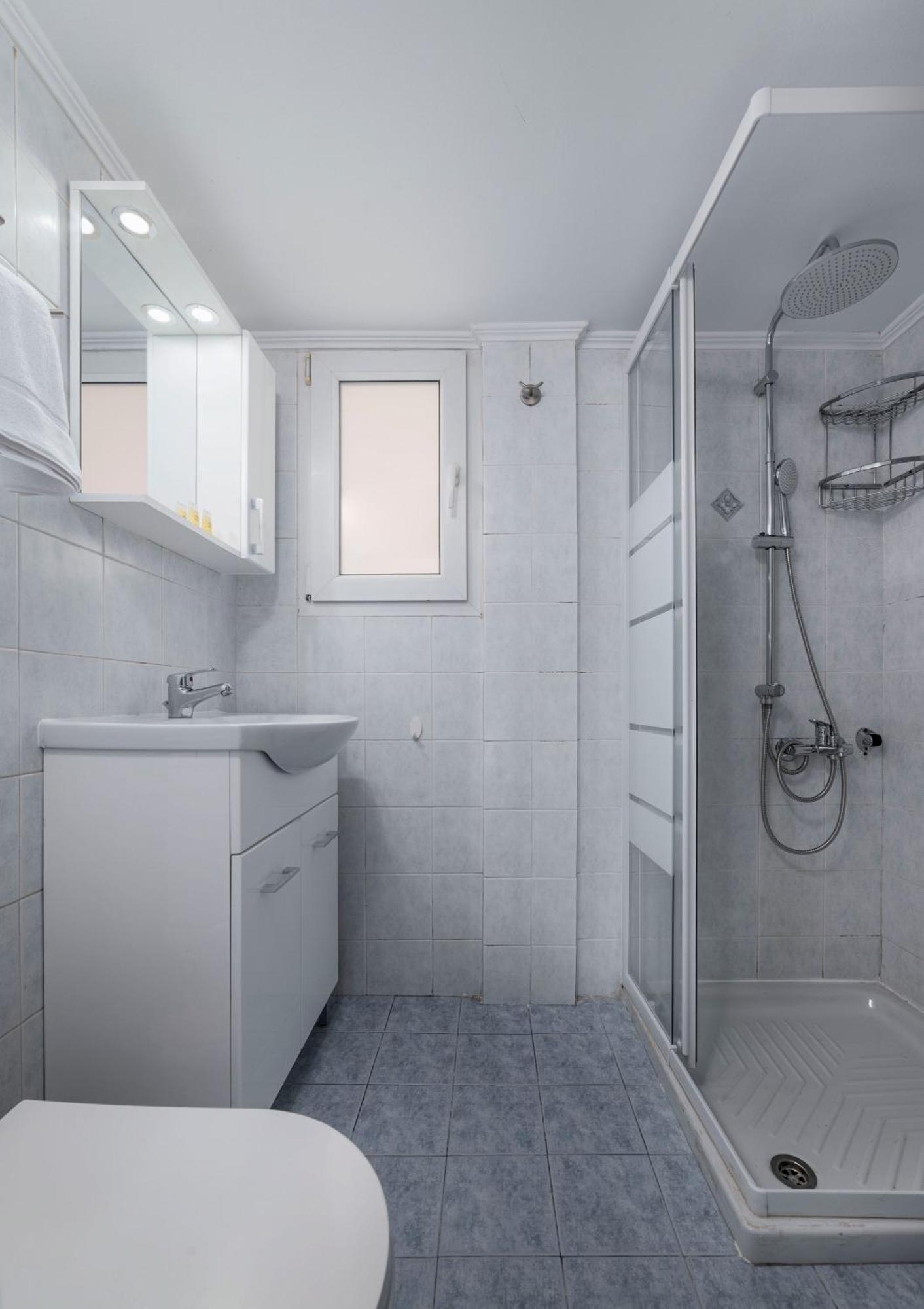 Skyline Penthouse 2bd Close To Metro Station