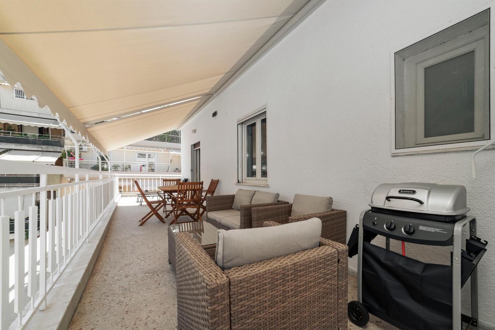 Skyline Penthouse 2bd Close To Metro Station *
