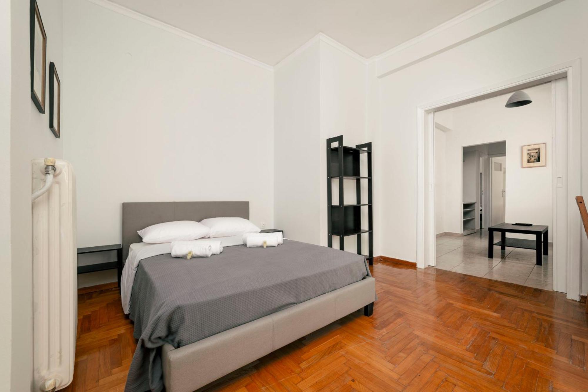 Apartment Skyline Penthouse 2bd Close To Metro Station Athens