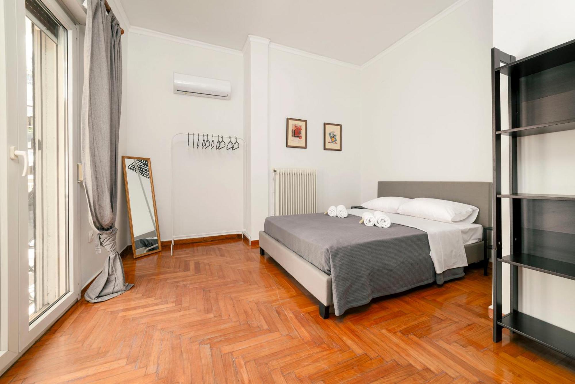 Apartment Skyline Penthouse 2bd Close To Metro Station