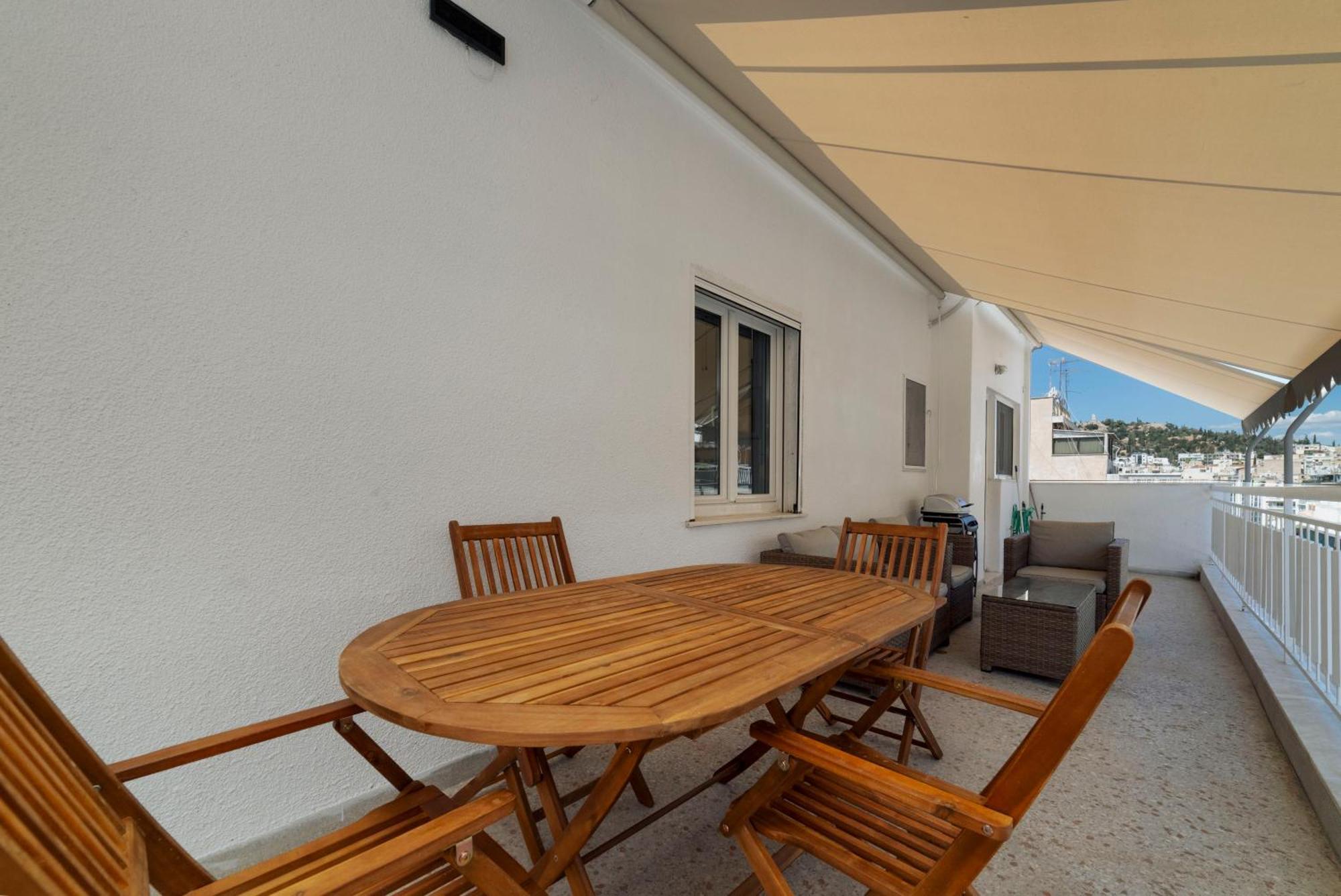 Apartment Skyline Penthouse 2bd Close To Metro Station Athens
